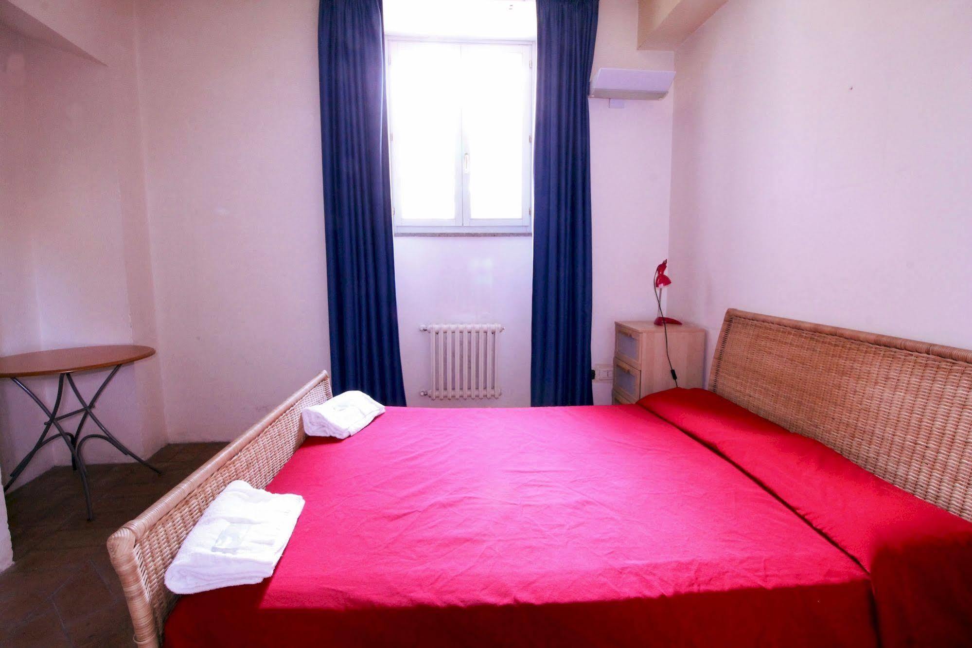 Orsa Maggiore Hostel For Women Only Roma Exterior foto